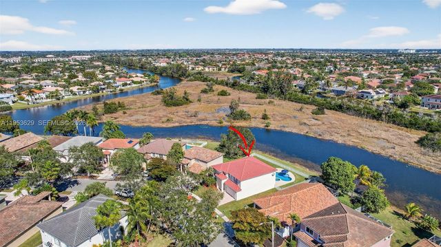 1303 NW 167th Ave, Pembroke Pines, FL 33028