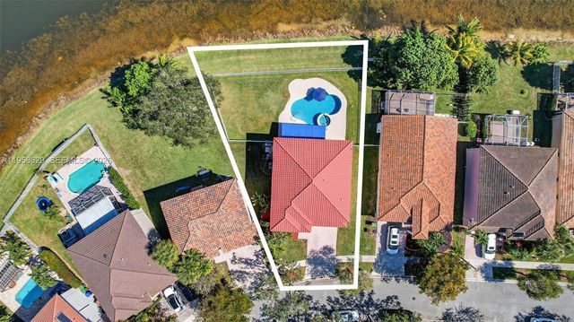 1303 NW 167th Ave, Pembroke Pines, FL 33028