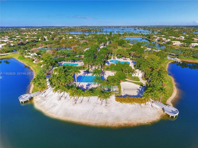 1303 NW 167th Ave, Pembroke Pines, FL 33028