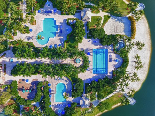 1303 NW 167th Ave, Pembroke Pines, FL 33028