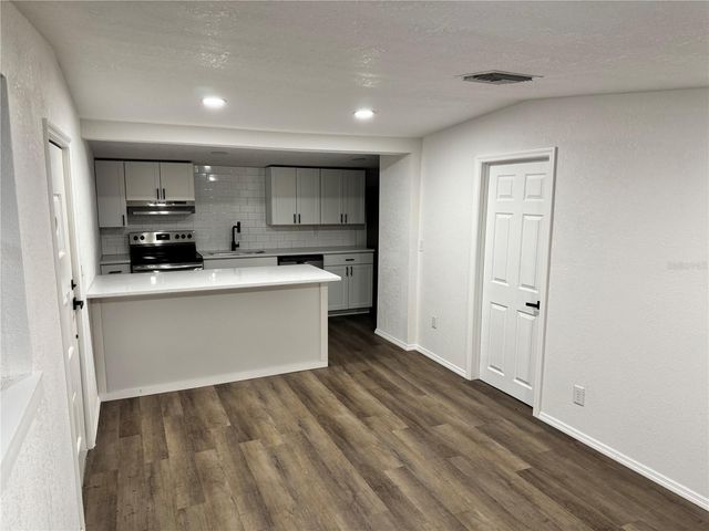 38839 MILLER AVENUE, Zephyrhills, FL 33542