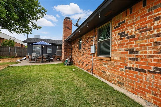 112 Chickasaw Lane, Yukon, OK 73099