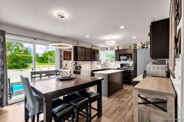 23990 Pennington Lane, Brownstown, MI 48134