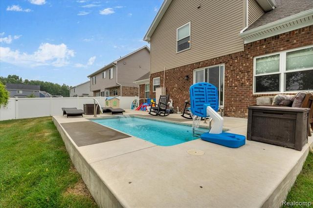 23990 Pennington Lane, Brownstown, MI 48134