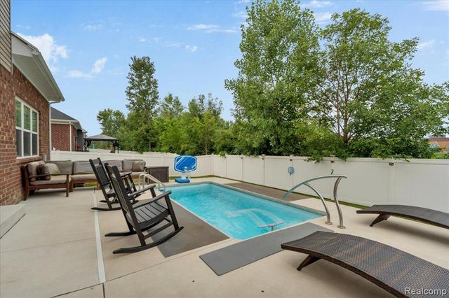 23990 Pennington Lane, Brownstown, MI 48134