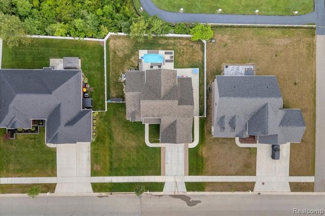 23990 Pennington Lane, Brownstown, MI 48134