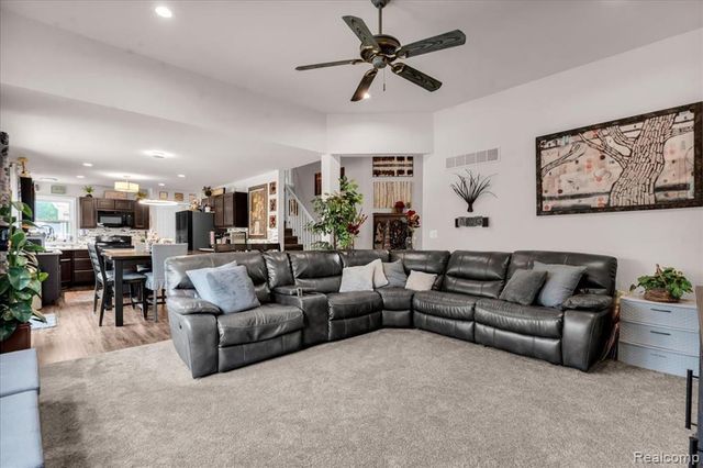 23990 Pennington Lane, Brownstown, MI 48134