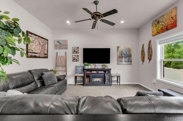 23990 Pennington Lane, Brownstown, MI 48134