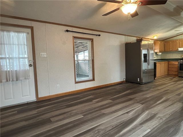 28 Hilltop Dr, Union Twp, PA 15332