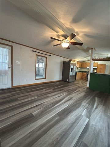 28 Hilltop Dr, Union Twp, PA 15332