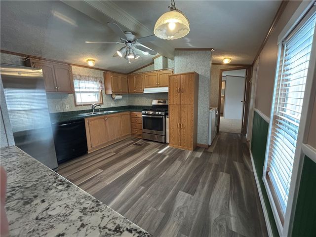 28 Hilltop Dr, Union Twp, PA 15332