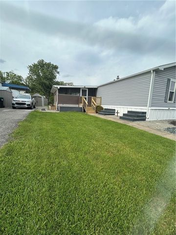 28 Hilltop Dr, Union Twp, PA 15332
