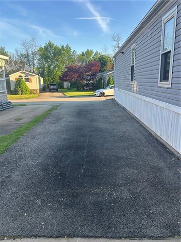 28 Hilltop Dr, Union Twp, PA 15332