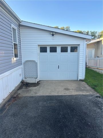 28 Hilltop Dr, Union Twp, PA 15332