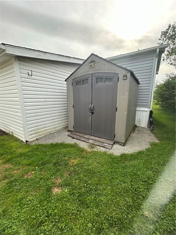 28 Hilltop Dr, Union Twp, PA 15332