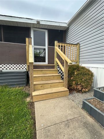 28 Hilltop Dr, Union Twp, PA 15332
