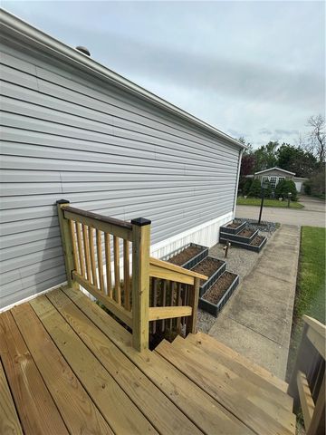 28 Hilltop Dr, Union Twp, PA 15332