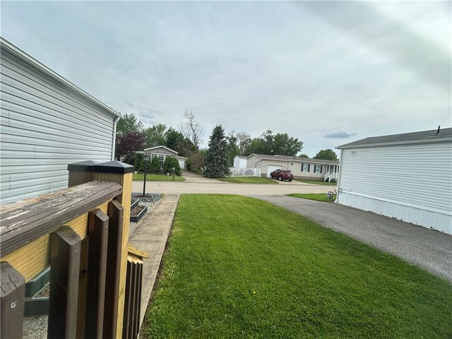 28 Hilltop Dr, Union Twp, PA 15332