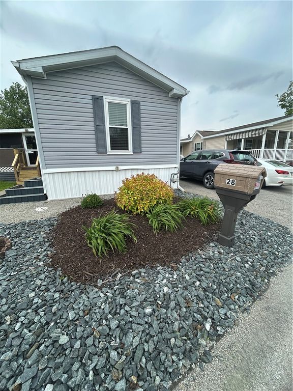 28 Hilltop Dr, Union Twp, PA 15332