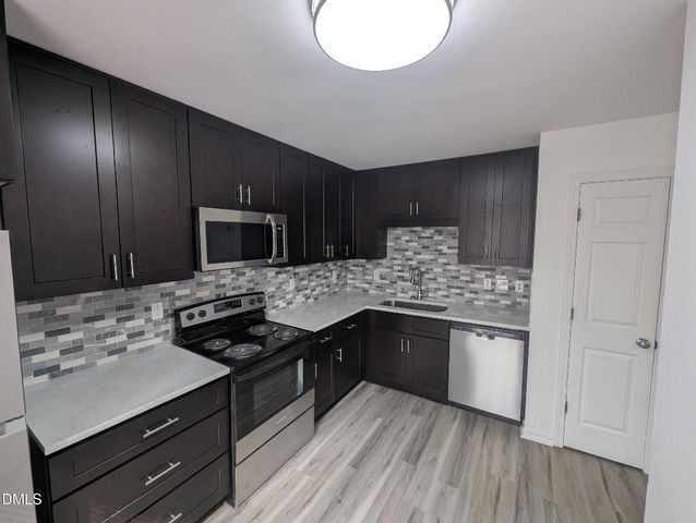 1005 Shades Place, Raleigh, NC 27601