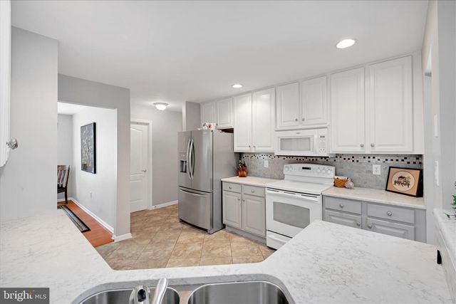 115 HAWK VALLEY LN, Denver, PA 17517