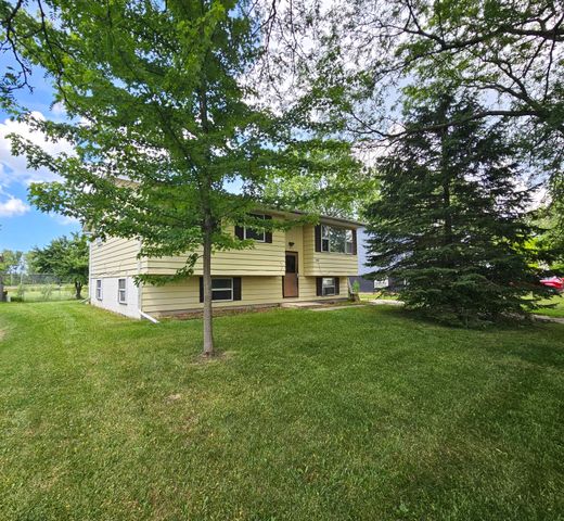 3254 W 74th Court, Merrillville, IN 46410