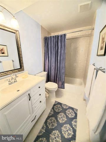 10406 DUNN MEADOW RD, Vienna, VA 22182