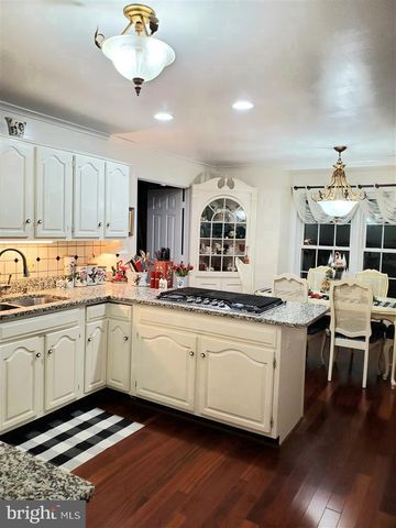 10406 DUNN MEADOW RD, Vienna, VA 22182
