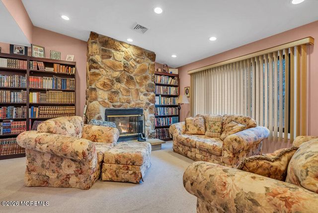 413 Brewers Bridge Road, Jackson, NJ 08527