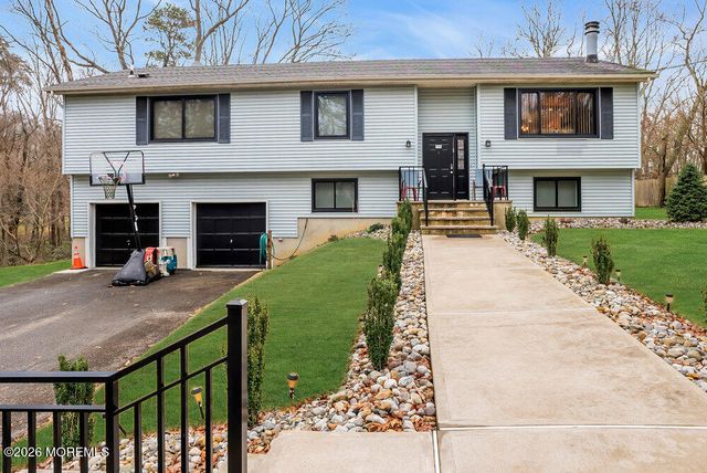 413 Brewers Bridge Road, Jackson, NJ 08527