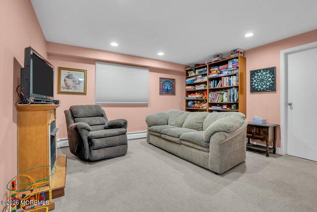 413 Brewers Bridge Road, Jackson, NJ 08527