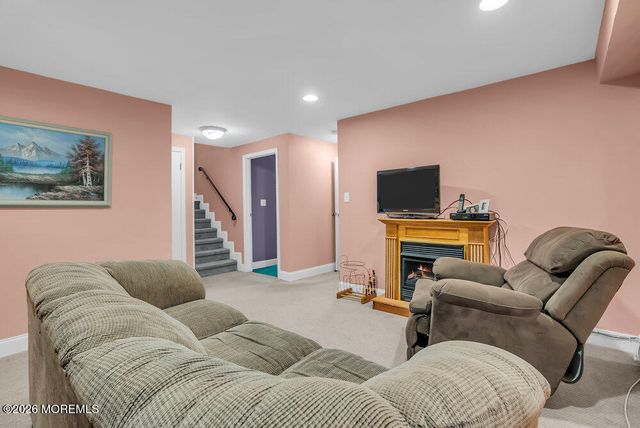 413 Brewers Bridge Road, Jackson, NJ 08527