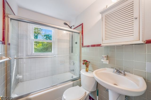 160 Springfield Ave, Summit City, NJ 07901