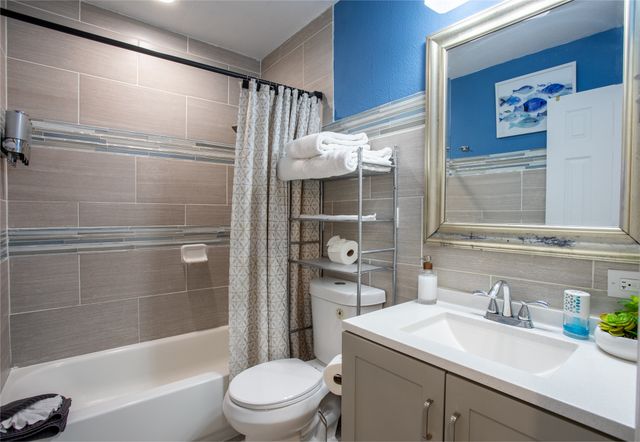641 Furlong Drive, Dallas, TX 75211