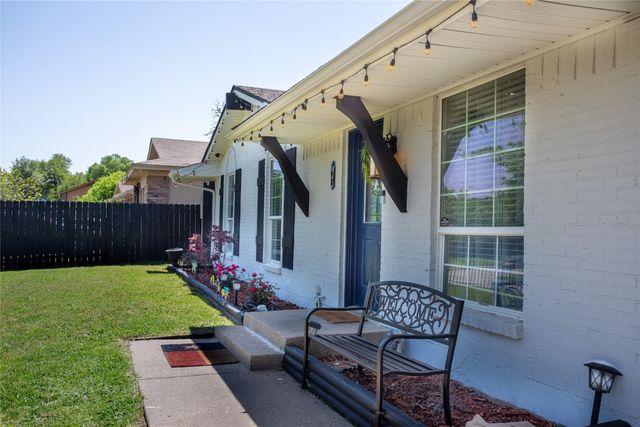 641 Furlong Drive, Dallas, TX 75211