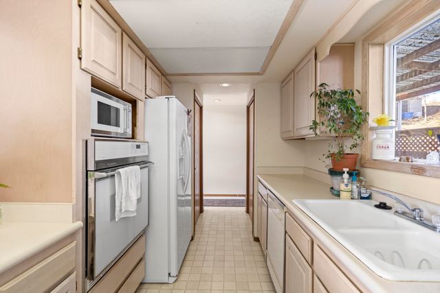 7431 Rogue River Drive, Shady Cove, OR 97539