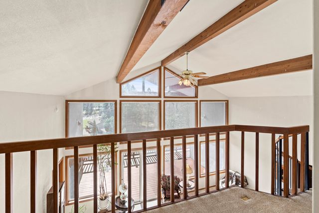 7431 Rogue River Drive, Shady Cove, OR 97539