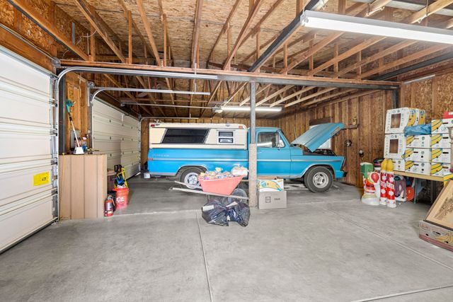7431 Rogue River Drive, Shady Cove, OR 97539