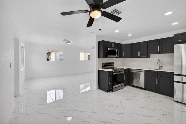 1225 W 32 Street, Riviera Beach, FL 33404