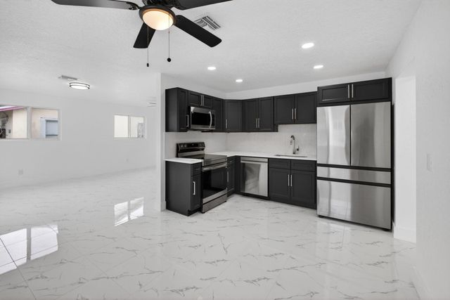 1225 W 32 Street, Riviera Beach, FL 33404