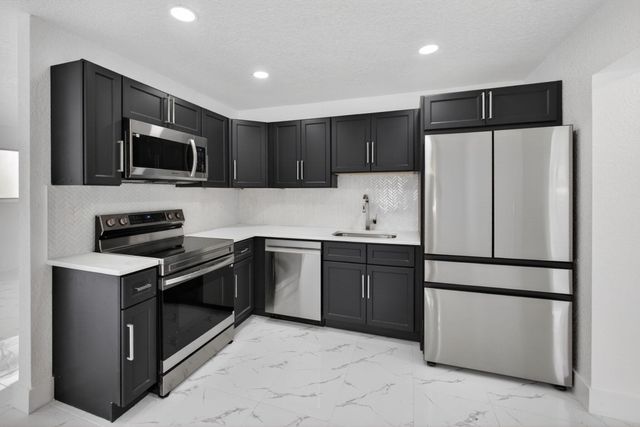 1225 W 32 Street, Riviera Beach, FL 33404