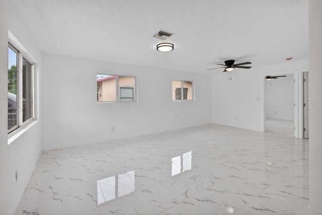 1225 W 32 Street, Riviera Beach, FL 33404