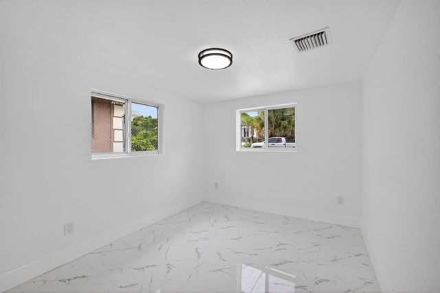 1225 W 32 Street, Riviera Beach, FL 33404