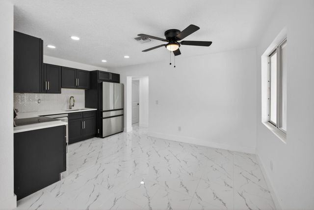 1225 W 32 Street, Riviera Beach, FL 33404