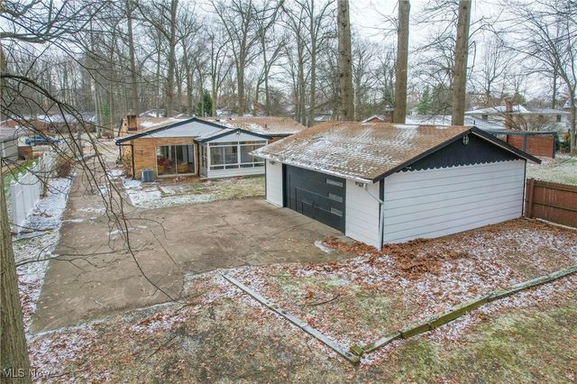 26454 Strawberry Lane, Westlake, OH 44145