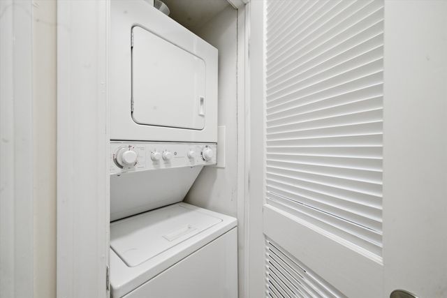 548 W Deming Place 1, Chicago, IL 60614