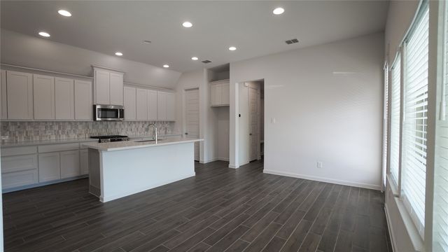 6104 Vester Trail, Fate, TX 75087