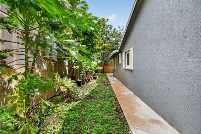 1615 Shirley Court, Lantana, FL 33462