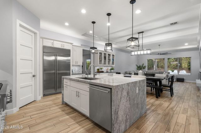 2052 E CRESCENT Way, Gilbert, AZ 85298