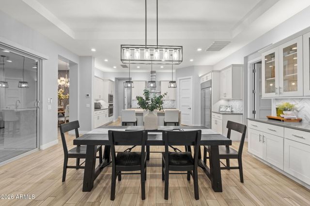 2052 E CRESCENT Way, Gilbert, AZ 85298